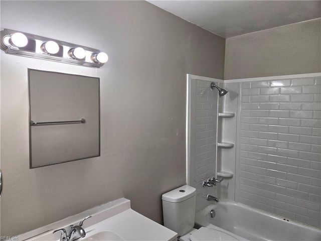 5602 Banbury CT, Virginia Beach, VA 23462