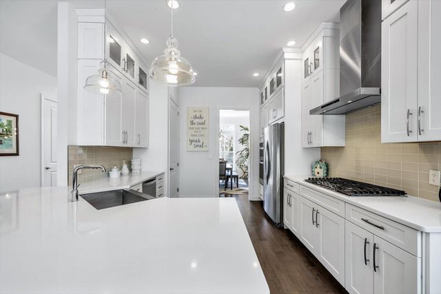 34 Briarwood, Plymouth, MA 02360