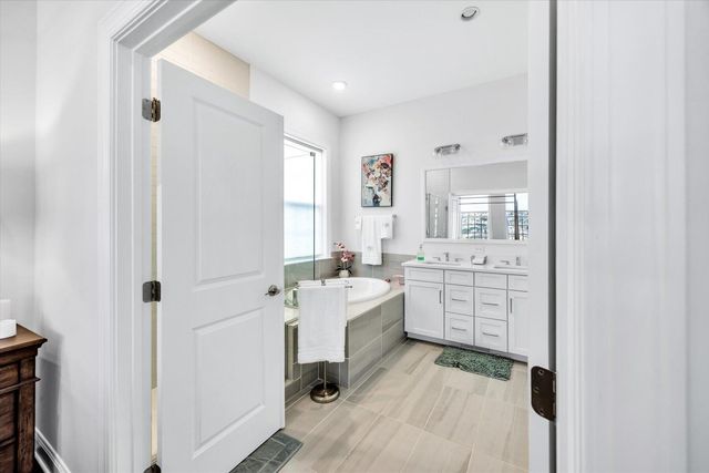 34 Briarwood, Plymouth, MA 02360