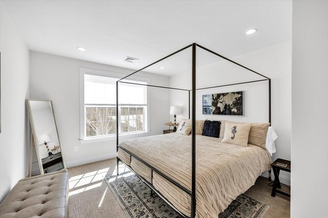 34 Briarwood, Plymouth, MA 02360