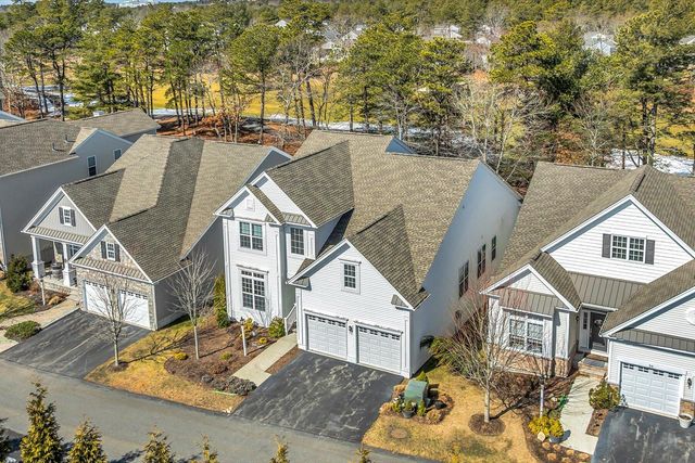 34 Briarwood, Plymouth, MA 02360