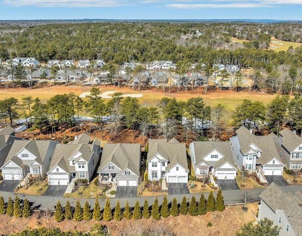 34 Briarwood, Plymouth, MA 02360