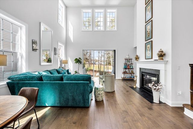 34 Briarwood, Plymouth, MA 02360