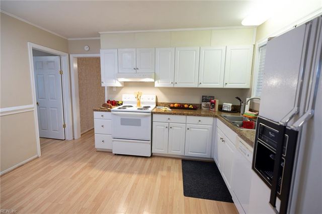 3868 Windsor Woods BLVD, Virginia Beach, VA 23452