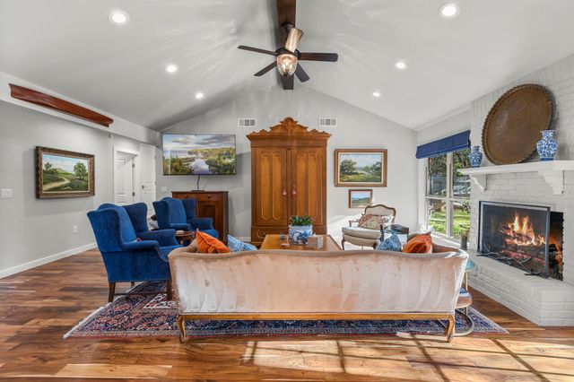 4507 Balcones Woods DR, Austin, TX 78759