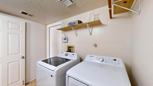 8105 Camino Paisano NW, Albuquerque, NM 87120