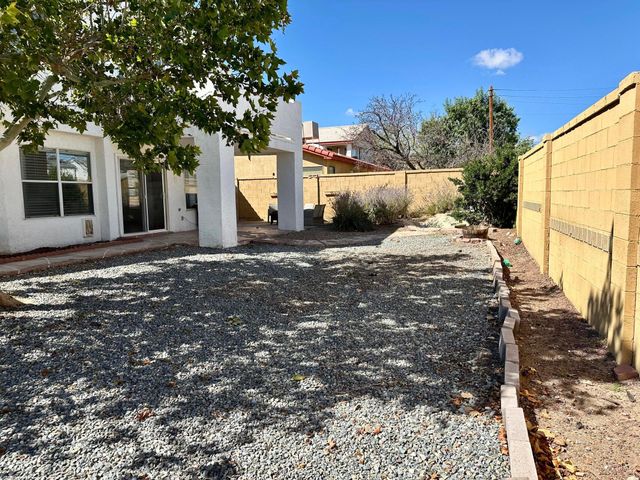 8105 Camino Paisano NW, Albuquerque, NM 87120