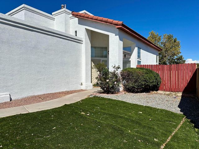 8105 Camino Paisano NW, Albuquerque, NM 87120