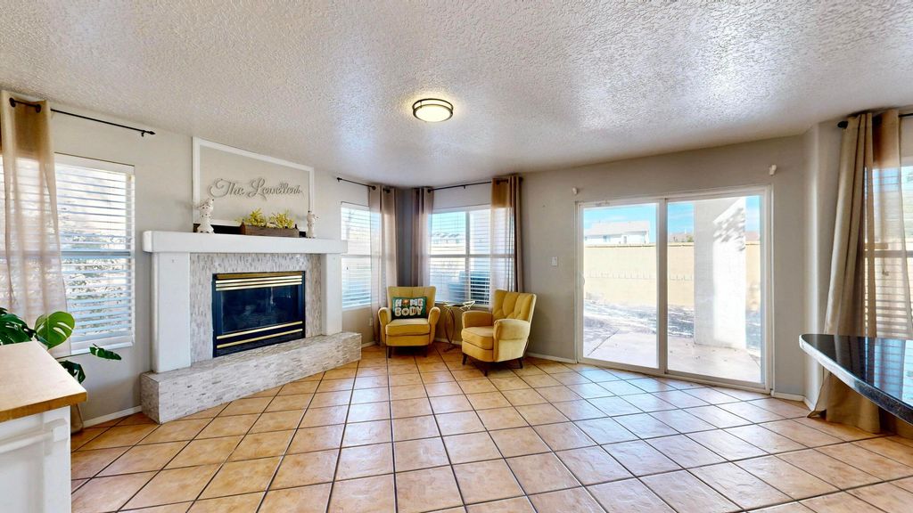 Image 21 of property listing at 8105 Camino Paisano NW, Albuquerque, NM 87120