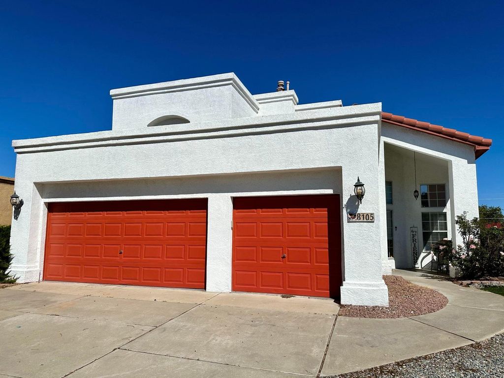 Image 3 of property listing at 8105 Camino Paisano NW, Albuquerque, NM 87120