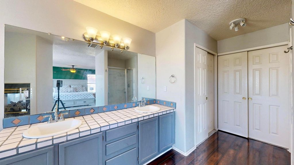 Image 33 of property listing at 8105 Camino Paisano NW, Albuquerque, NM 87120