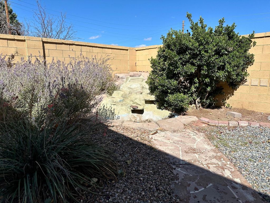 Image 55 of property listing at 8105 Camino Paisano NW, Albuquerque, NM 87120