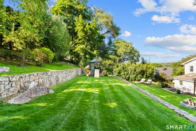 56 Knickerbocker Avenue, Stamford, CT 06907