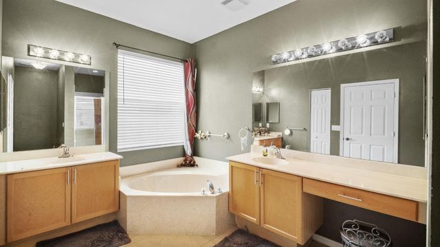 222 SW Manatee Springs Way, Port St. Lucie, Port St Lucie, FL 34986