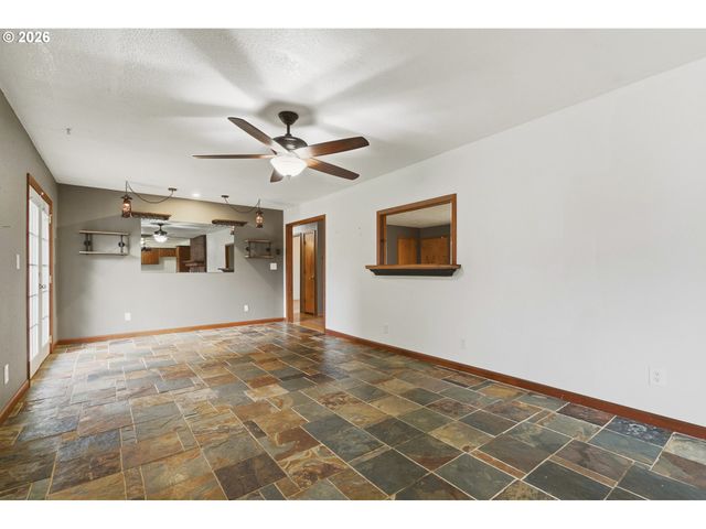 715 DAYTON Ave, Vancouver, WA 98664