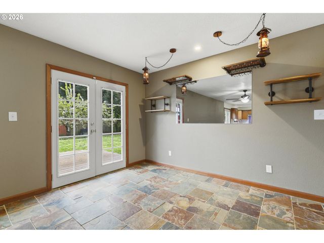 715 DAYTON Ave, Vancouver, WA 98664