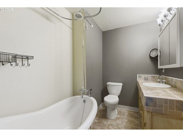 715 DAYTON Ave, Vancouver, WA 98664