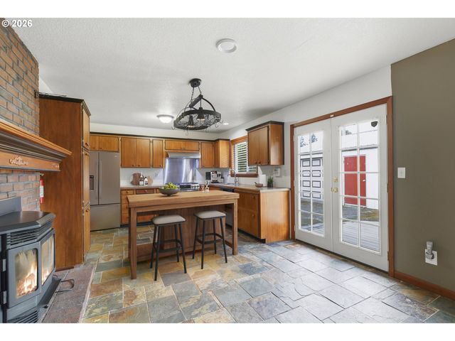 715 DAYTON Ave, Vancouver, WA 98664