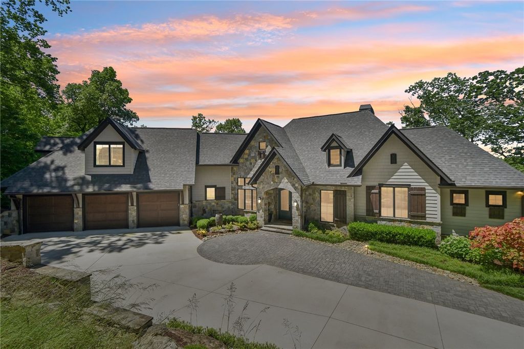 1110 Mountain Summit Road, Travelers Rest, SC 29690