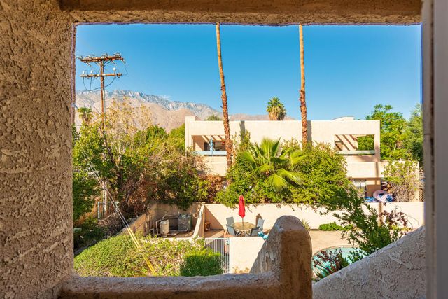 965 E Vista Chino, Palm Springs, CA 92262