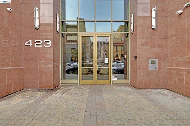 423 7Th St 220, Oakland, CA 94607