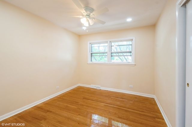 2623 W ARTHUR Avenue 3, Chicago, IL 60645