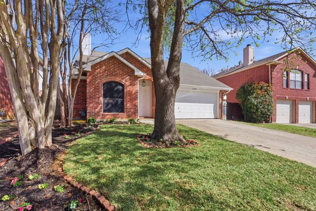 1379 Honeysuckle Lane, Lewisville, TX 75077