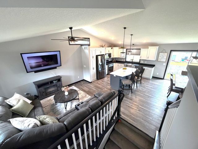8255 384th Trail, North Branch, MN 55056