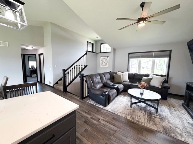 8255 384th Trail, North Branch, MN 55056