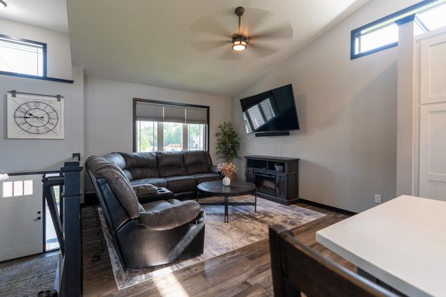 8255 384th Trail, North Branch, MN 55056