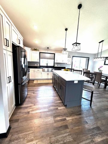 8255 384th Trail, North Branch, MN 55056