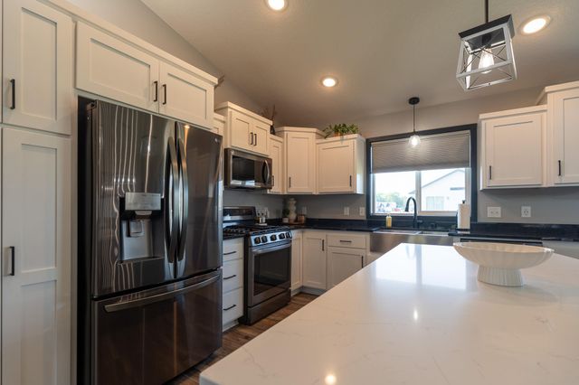 8255 384th Trail, North Branch, MN 55056