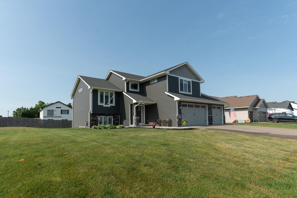 8255 384th Trail, North Branch, MN 55056