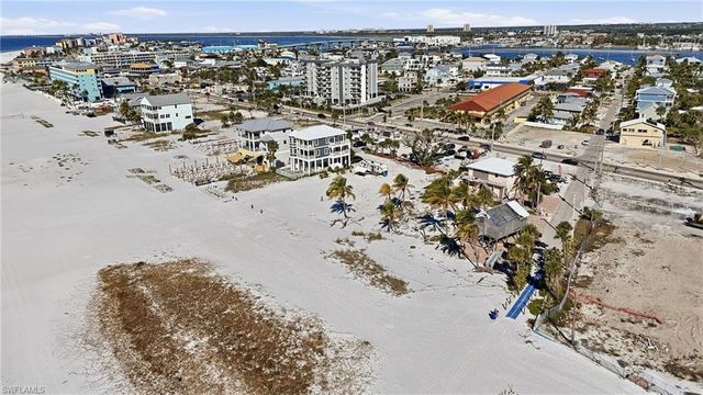42 Avenue E, Fort Myers Beach, FL 33931