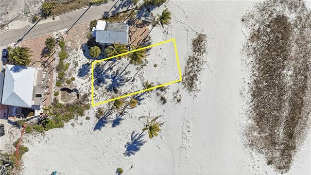 42 Avenue E, Fort Myers Beach, FL 33931