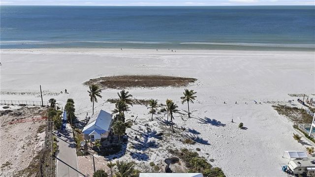 42 Avenue E, Fort Myers Beach, FL 33931