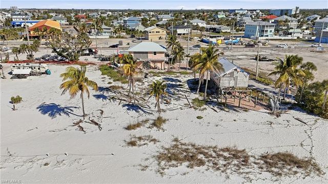 42 Avenue E, Fort Myers Beach, FL 33931