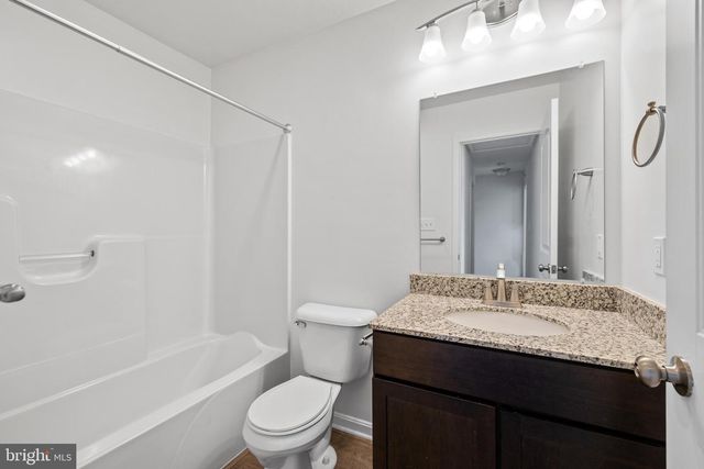 825 RISING SUN LN, Chambersburg, PA 17201