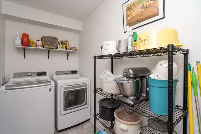 2713 SW Prairie Trail Parkway, Ankeny, IA 50023
