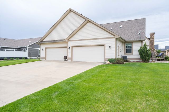 2713 SW Prairie Trail Parkway, Ankeny, IA 50023
