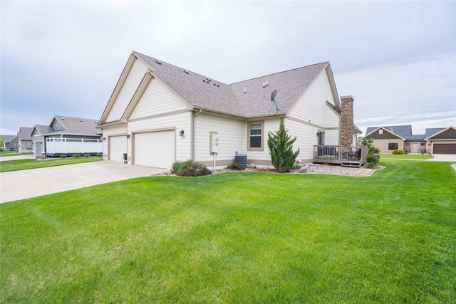 2713 SW Prairie Trail Parkway, Ankeny, IA 50023
