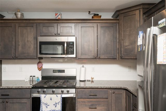 2713 SW Prairie Trail Parkway, Ankeny, IA 50023
