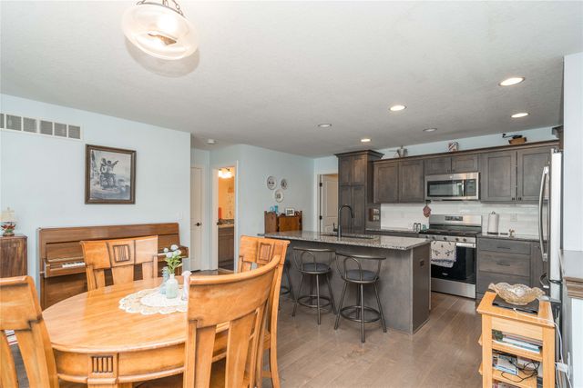 2713 SW Prairie Trail Parkway, Ankeny, IA 50023