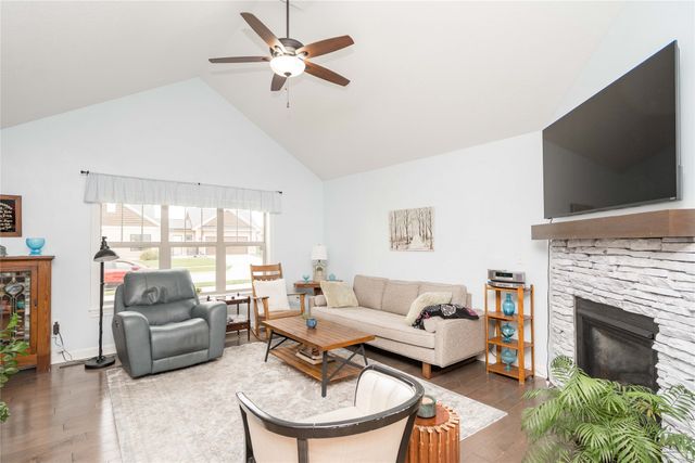 2713 SW Prairie Trail Parkway, Ankeny, IA 50023
