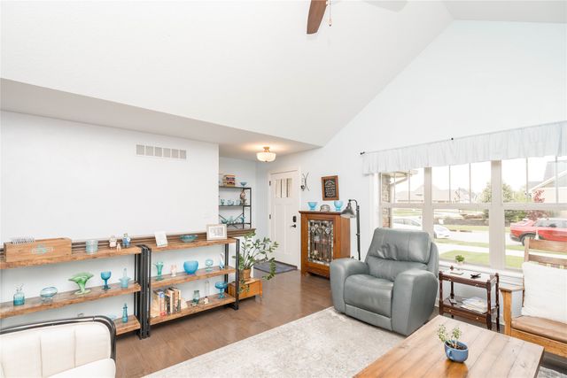 2713 SW Prairie Trail Parkway, Ankeny, IA 50023