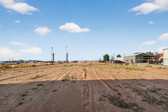 6117 E County Rd 120, Midland, TX 79706