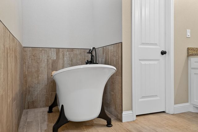 6117 E County Rd 120, Midland, TX 79706