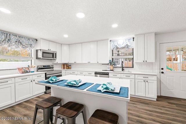 6731 SANS SOUCI Road, Jacksonville, FL 32216