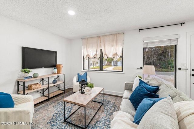 6731 SANS SOUCI Road, Jacksonville, FL 32216