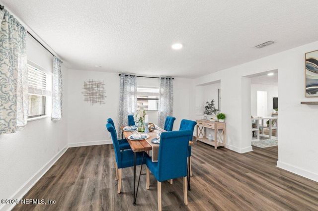 6731 SANS SOUCI Road, Jacksonville, FL 32216